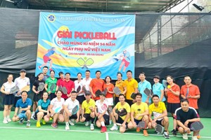 CÔNG ĐOÀN TRƯỜNG THPT CHUYÊN CHU VĂN AN  TỔ CHỨC THI ĐẤU PICKLEBALL - SÔI ĐỘNG NGÀY KHAI MẠC